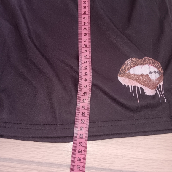 Athleisure Short Sleeves Leopard Graphic Printed Round Neck Top And Shorts - Picture 12 of 15